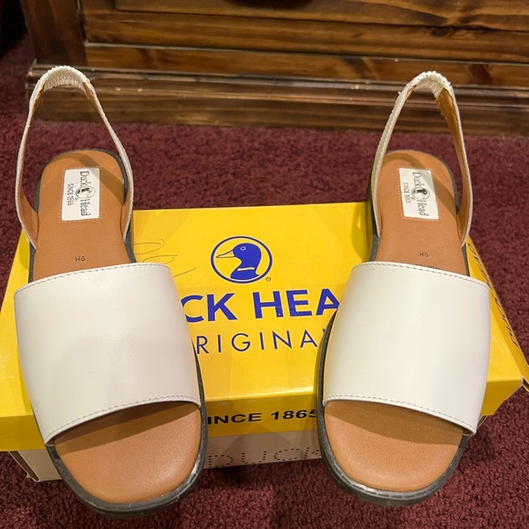 Duck Head Shoes - Duck Head size 9 white sandal . Vintage with tags !